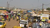 Centrafrique: le retour des Â«cache-nezÂ» pour se protÃ©ger de la poussiÃ¨re de Bangui
